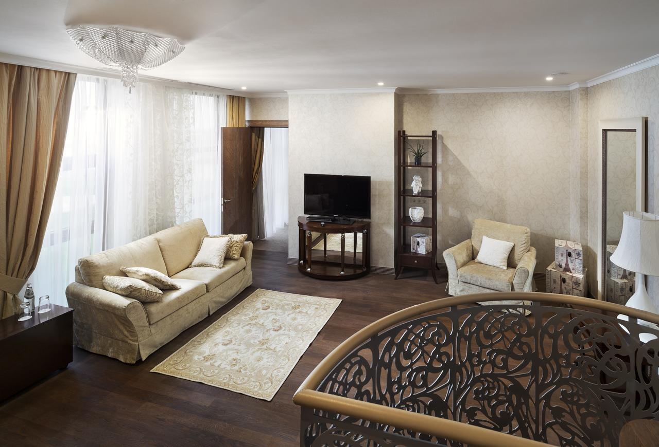 Superior Golf And Spa Resort Charkiv Esterno foto