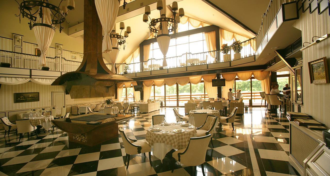 Superior Golf And Spa Resort Charkiv Esterno foto