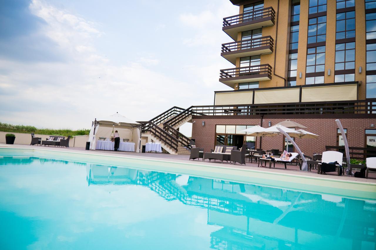 Superior Golf And Spa Resort Charkiv Esterno foto