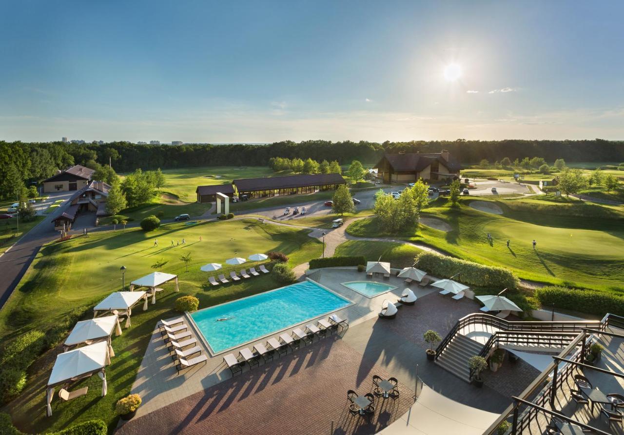Superior Golf And Spa Resort Charkiv Esterno foto