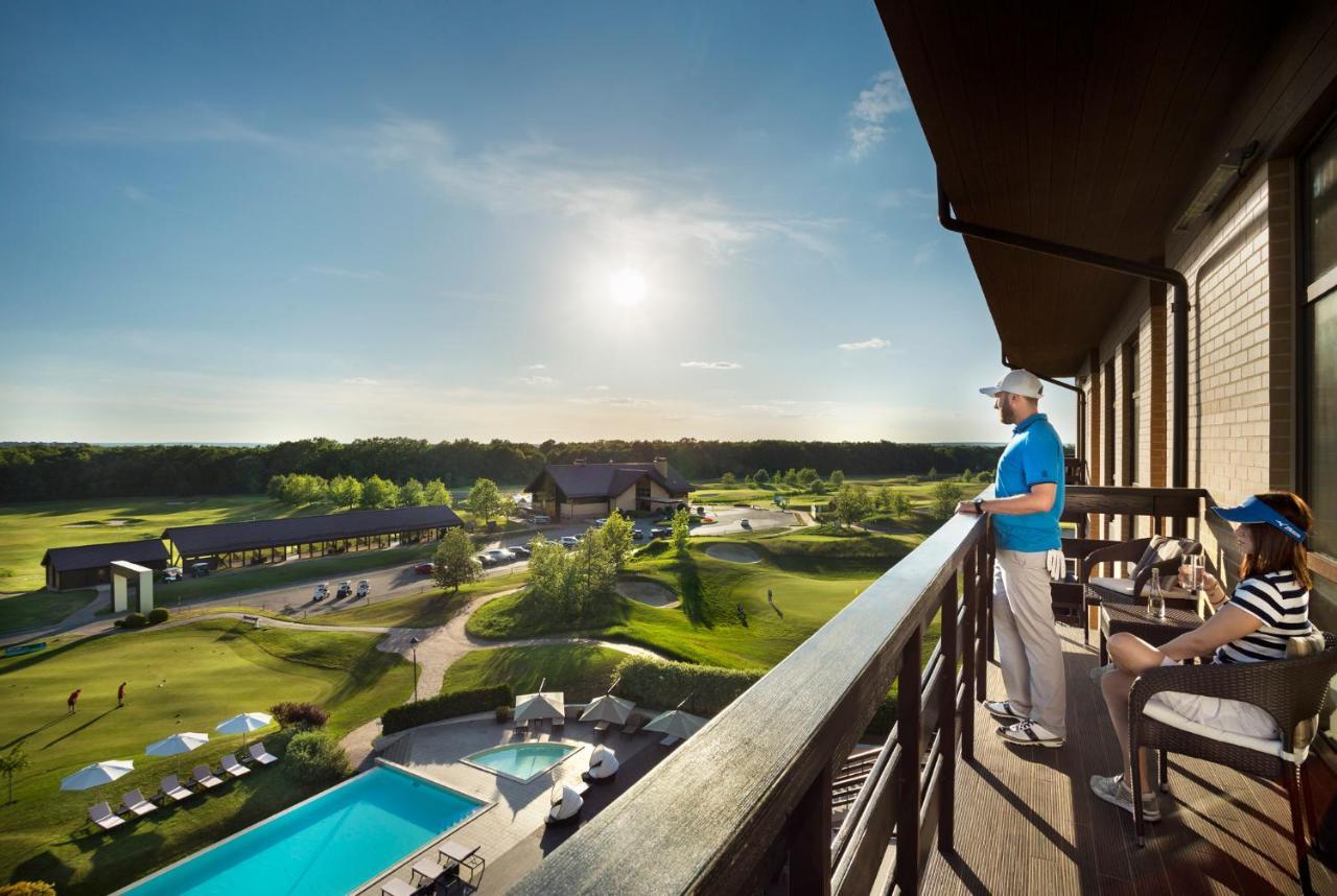 Superior Golf And Spa Resort Charkiv Esterno foto